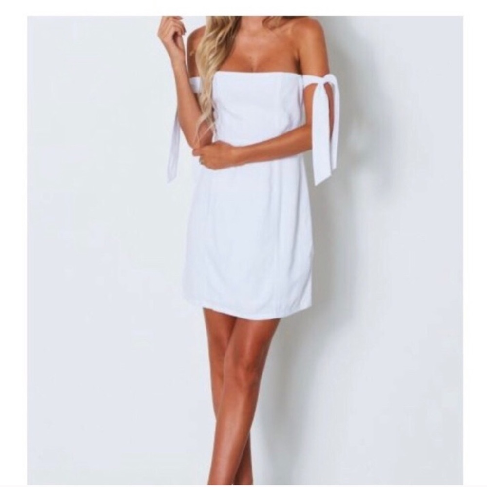 White Fox NWT Who’s That Girl Mini Dress in White